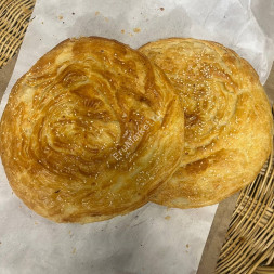 Свежая слоеная лепешка из тандыра 430 г