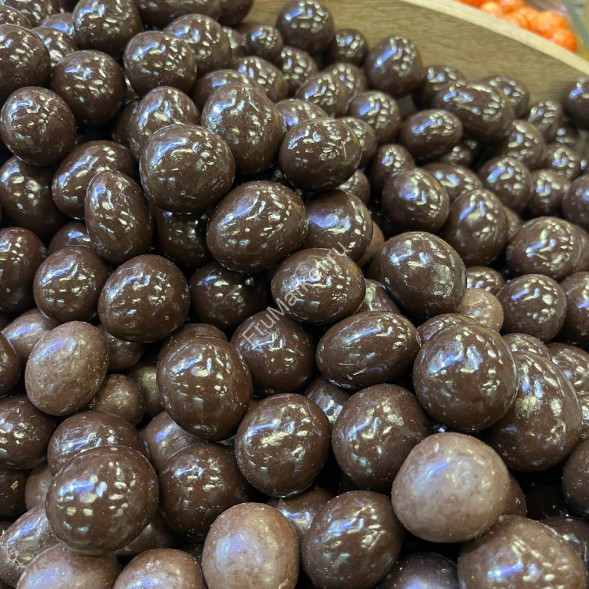 Драже фундук в темном шоколаде