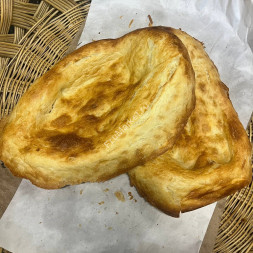 Свежая лепешка азербайджанская из тандыра 450 г